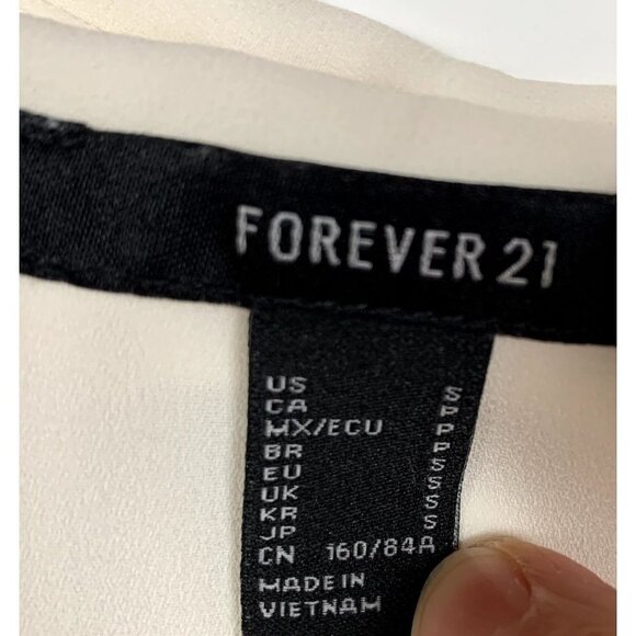 Forever 21 Beige Button Up Blouse Size Small - Picture 3 of 3